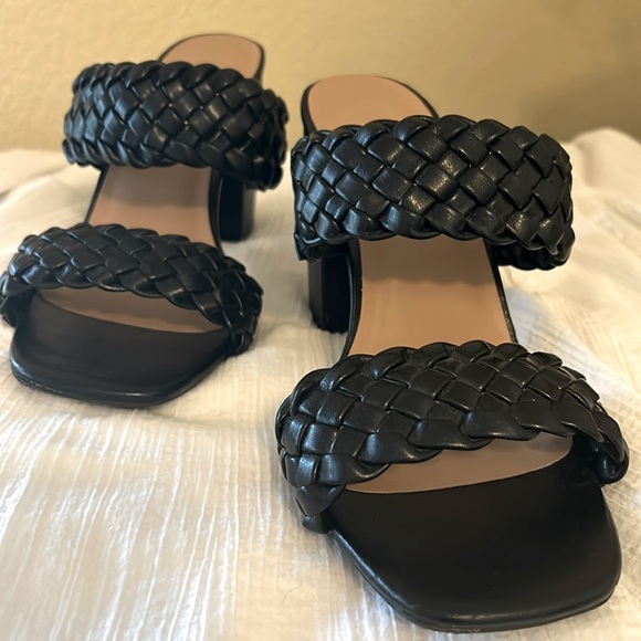 Black 4 inch sandal heels size 11 - Picture 2 of 8
